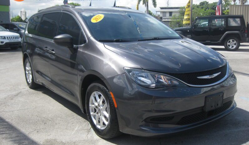 
								2021 Chrysler Voyager LXi full									