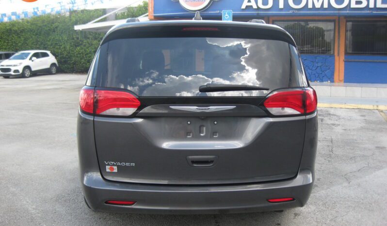 
								2021 Chrysler Voyager LXi full									