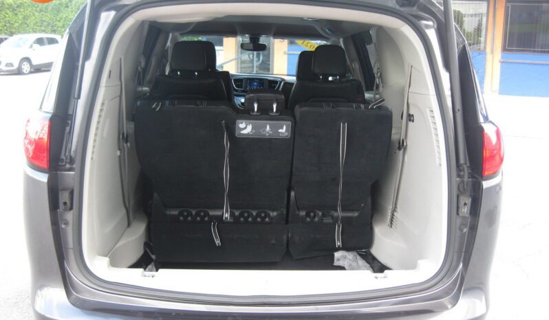 
								2021 Chrysler Voyager LXi full									