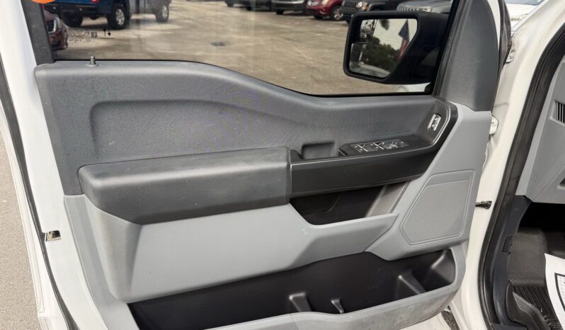
								2022 Ford F-150 XL SuperCab full									